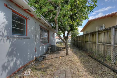 954 SE 3rd Pl, Hialeah, FL 33010 photo 18