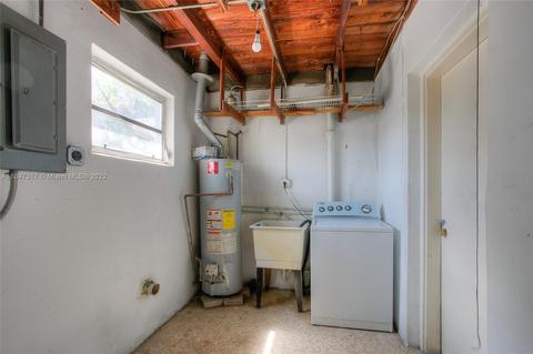 954 SE 3rd Pl, Hialeah, FL 33010 photo 16