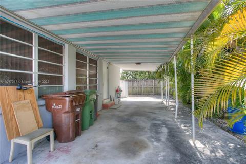 954 SE 3rd Pl, Hialeah, FL 33010 photo 17
