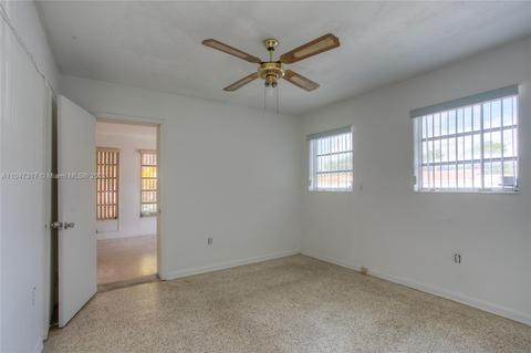 954 SE 3rd Pl, Hialeah, FL 33010 photo 13