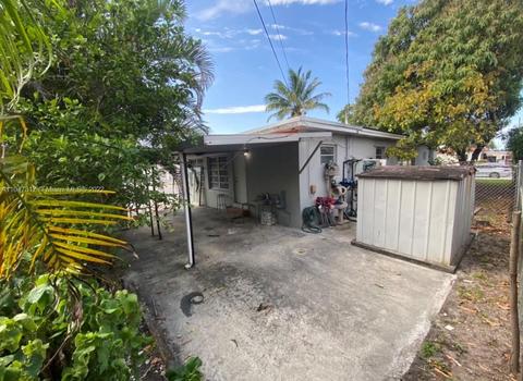 954 SE 3rd Pl, Hialeah, FL 33010 photo 4