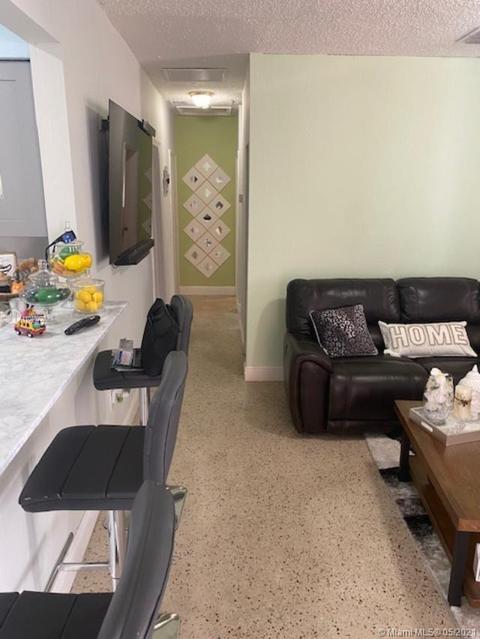 431 E 37th St, Hialeah, FL 33013 photo 4