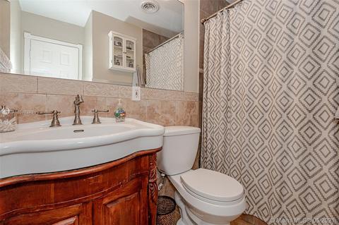 1017 E River Dr, Margate, FL 33063 photo 17