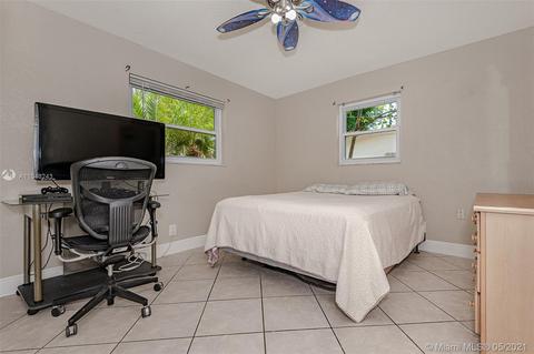 1017 E River Dr, Margate, FL 33063 photo 18