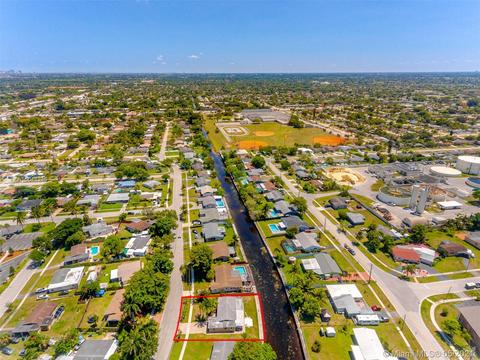 1017 E River Dr, Margate, FL 33063 photo 32