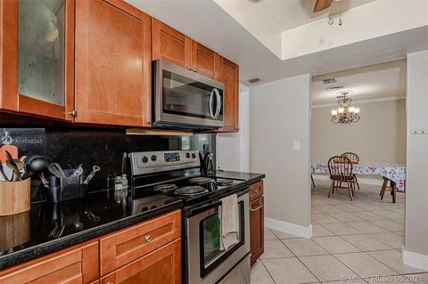 1017 E River Dr, Margate, FL 33063 photo 5