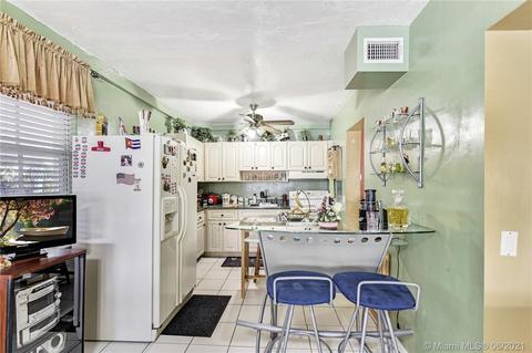 5673 E 4th Ave, Hialeah, FL 33013 photo 12
