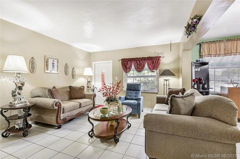 5673 E 4th Ave, Hialeah, FL 33013 photo 4