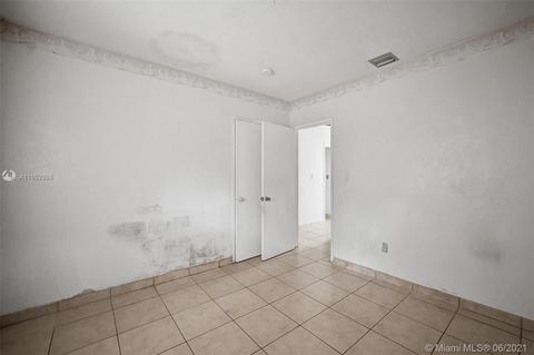 465 NE 157th Ter, Miami, FL 33162 photo 15