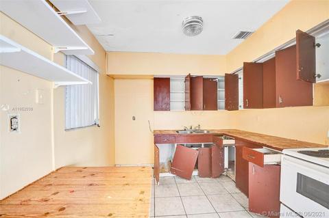 465 NE 157th Ter, Miami, FL 33162 photo 22