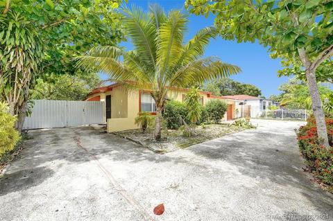 465 NE 157th Ter, Miami, FL 33162 photo 3