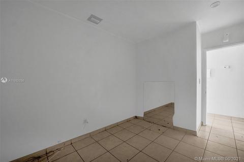 465 NE 157th Ter, Miami, FL 33162 photo 17