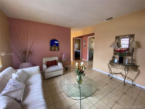 985 W 39th Pl, Hialeah, FL 33012 photo 7