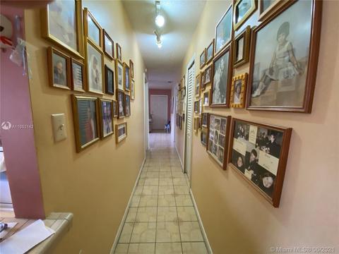 985 W 39th Pl, Hialeah, FL 33012 photo 10