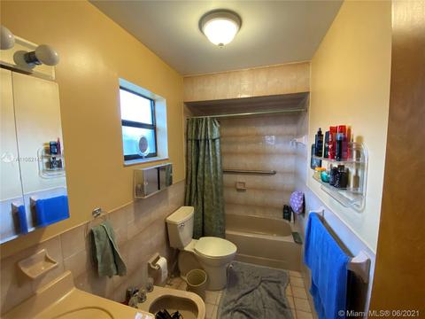 985 W 39th Pl, Hialeah, FL 33012 photo 18