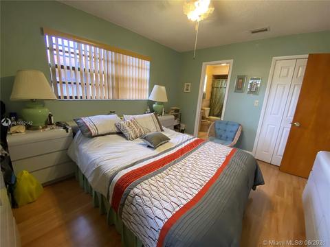 985 W 39th Pl, Hialeah, FL 33012 photo 19