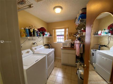 985 W 39th Pl, Hialeah, FL 33012 photo 22