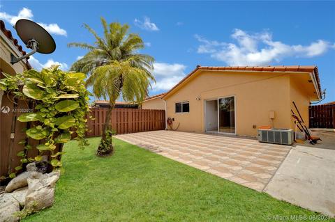 2492 W 65th St, Hialeah, FL 33016 photo 22