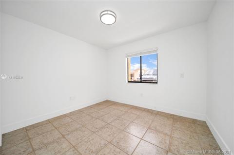 2492 W 65th St, Hialeah, FL 33016 photo 18