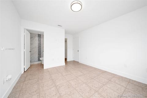 2492 W 65th St, Hialeah, FL 33016 photo 14