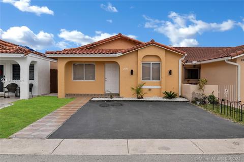 2492 W 65th St, Hialeah, FL 33016 photo 2