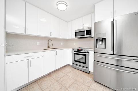 2492 W 65th St, Hialeah, FL 33016 photo 9