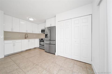 2492 W 65th St, Hialeah, FL 33016 photo 10