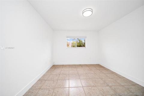 2492 W 65th St, Hialeah, FL 33016 photo 13