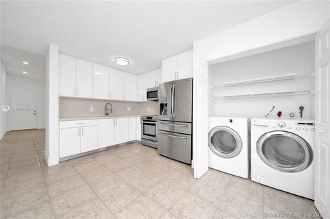 2492 W 65th St, Hialeah, FL 33016 photo 12