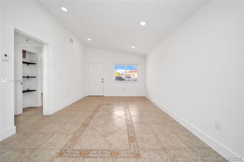 2492 W 65th St, Hialeah, FL 33016 photo 5