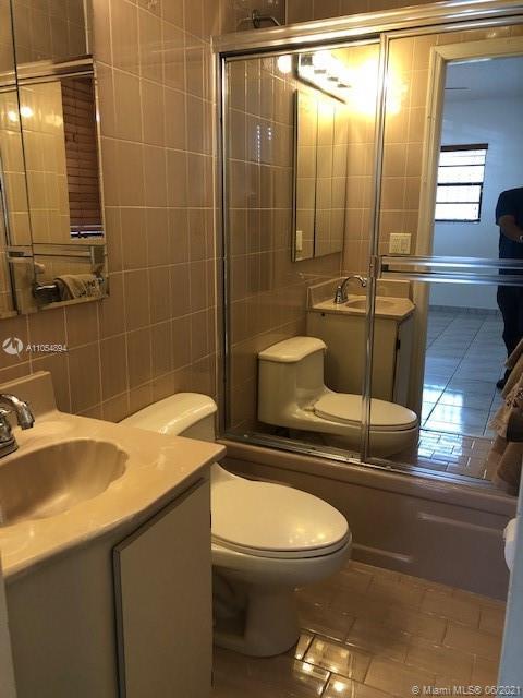 706 W 40th Pl, Hialeah, FL 33012 photo 11