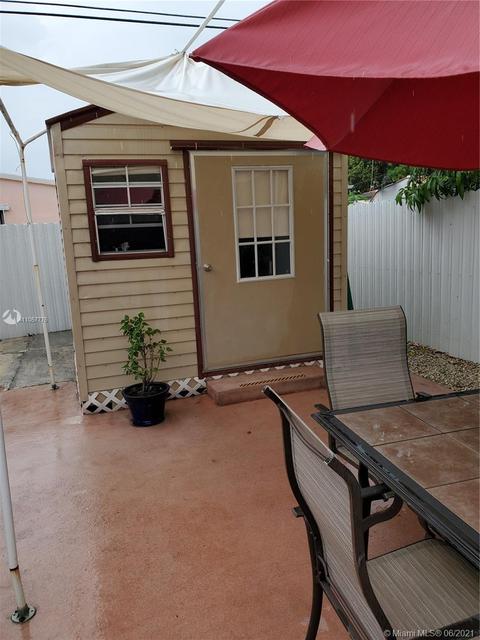 391 W 40th Pl, Hialeah, FL 33012 photo 14