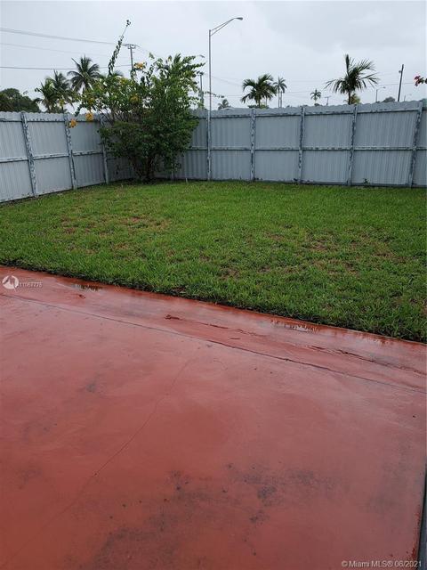 391 W 40th Pl, Hialeah, FL 33012 photo 10