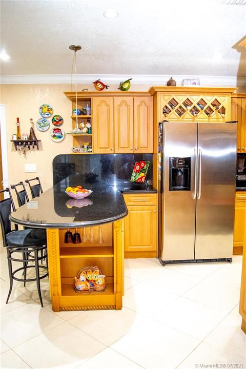 665 E 9th Ln, Hialeah, FL 33010 photo 15