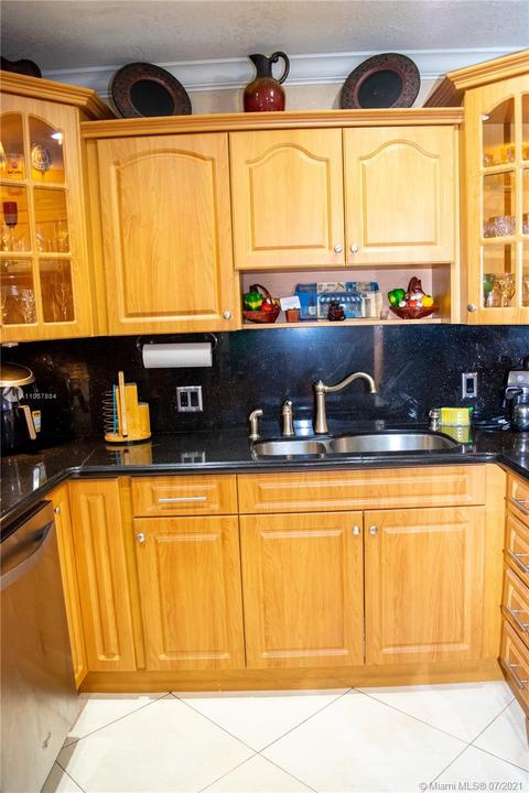 665 E 9th Ln, Hialeah, FL 33010 photo 19