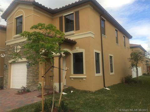 9357 W 34th Ct, Hialeah, FL 33018 photo 2
