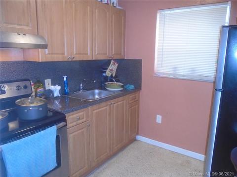 442 SW 9th St, Miami, FL 33130 photo 3