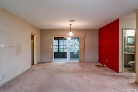 4561 W 9th Ave, Hialeah, FL 33012 photo 2