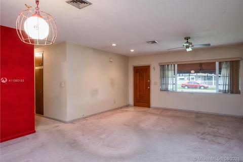 4561 W 9th Ave, Hialeah, FL 33012 photo 4