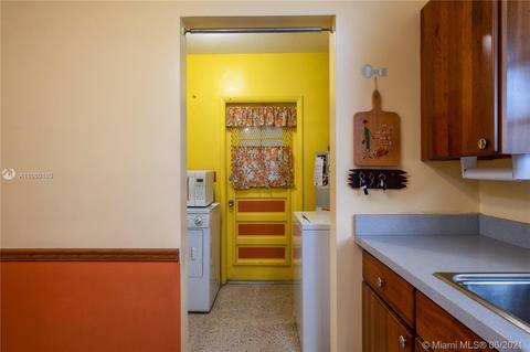 4561 W 9th Ave, Hialeah, FL 33012 photo 8