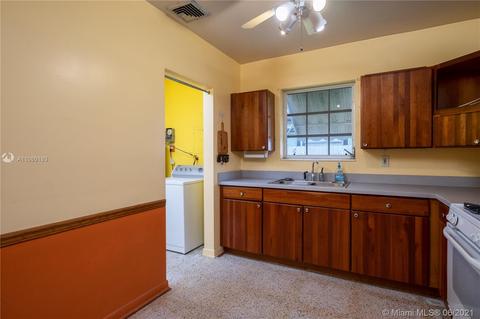 4561 W 9th Ave, Hialeah, FL 33012 photo 7