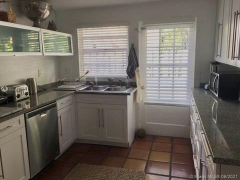 545 Warren Ln, Key Biscayne, FL 33149 photo 3