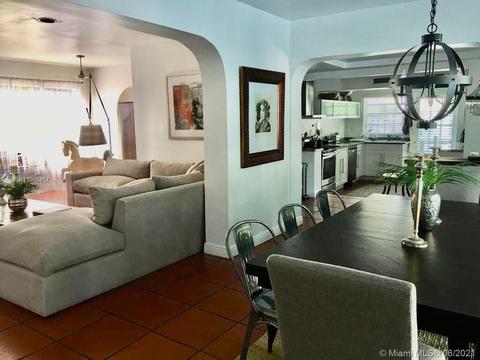 545 Warren Ln, Key Biscayne, FL 33149 photo 1