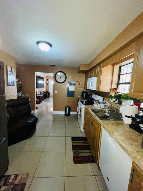 4435 E 8th Ln, Hialeah, FL 33013 photo 9