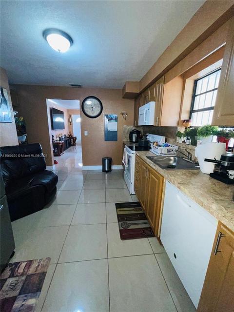 4435 E 8th Ln, Hialeah, FL 33013 photo 8