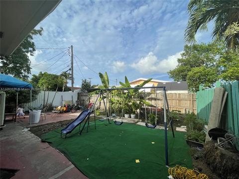 4435 E 8th Ln, Hialeah, FL 33013 photo 15