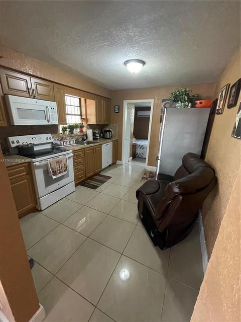 4435 E 8th Ln, Hialeah, FL 33013 photo 24