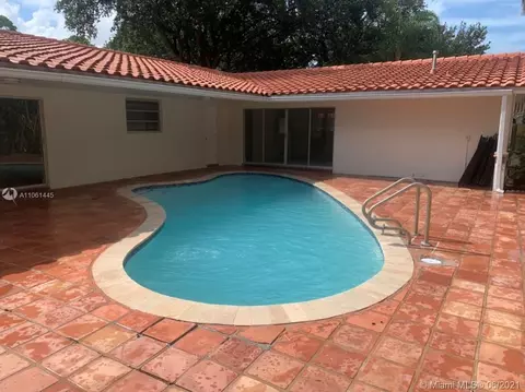 6925 Willow Ln, Miami Lakes, FL 33014 photo 3