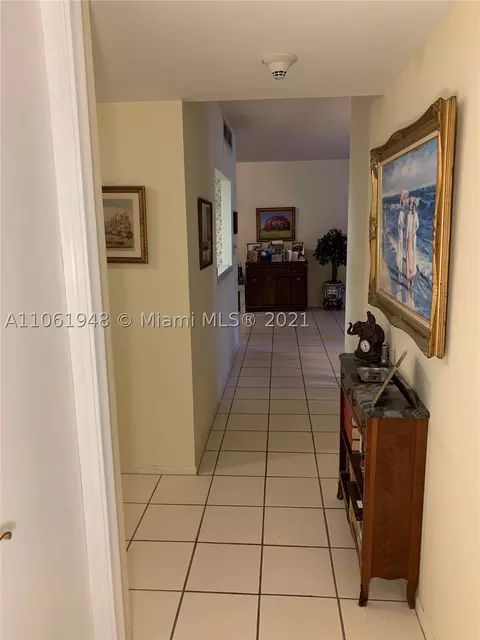 550 Ocean Dr #2D, Key Biscayne, FL 33149 photo 1