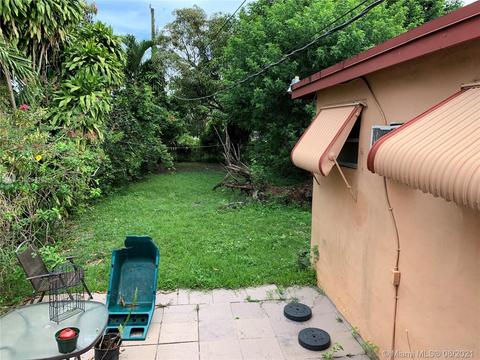 640 E 27th St, Hialeah, FL 33013 photo 3